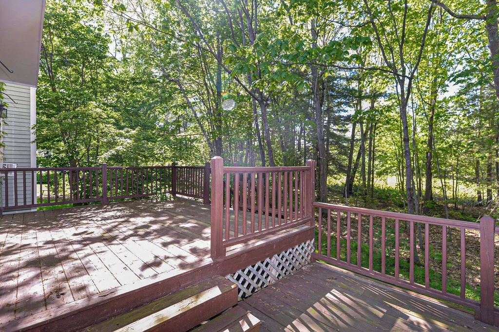 6 Dundee Circle Stratham NH 03885