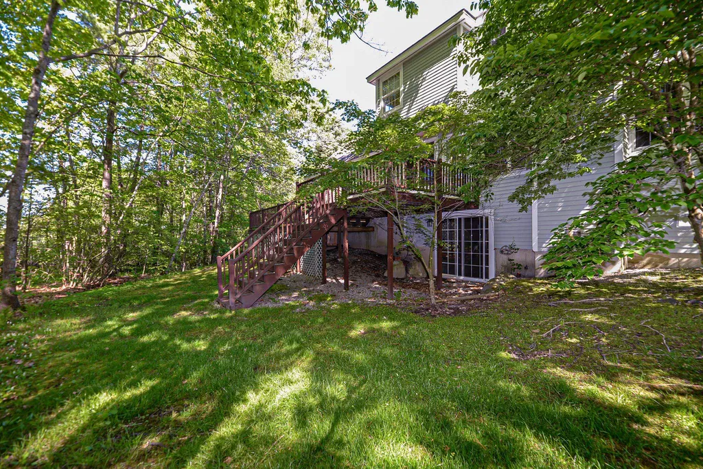 6 Dundee Circle Stratham NH 03885