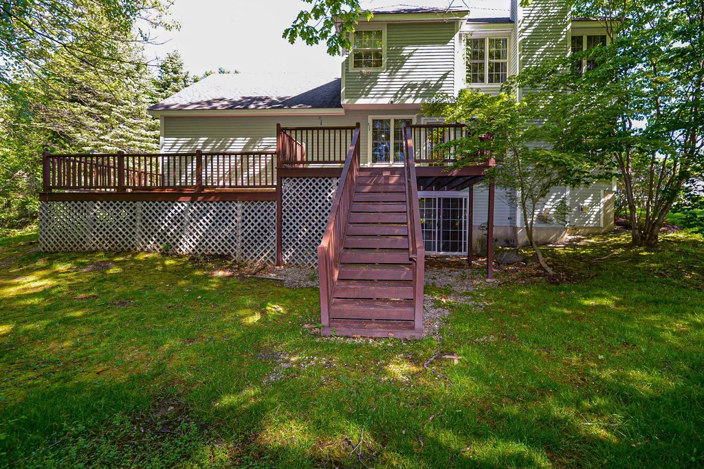 6 Dundee Circle Stratham NH 03885