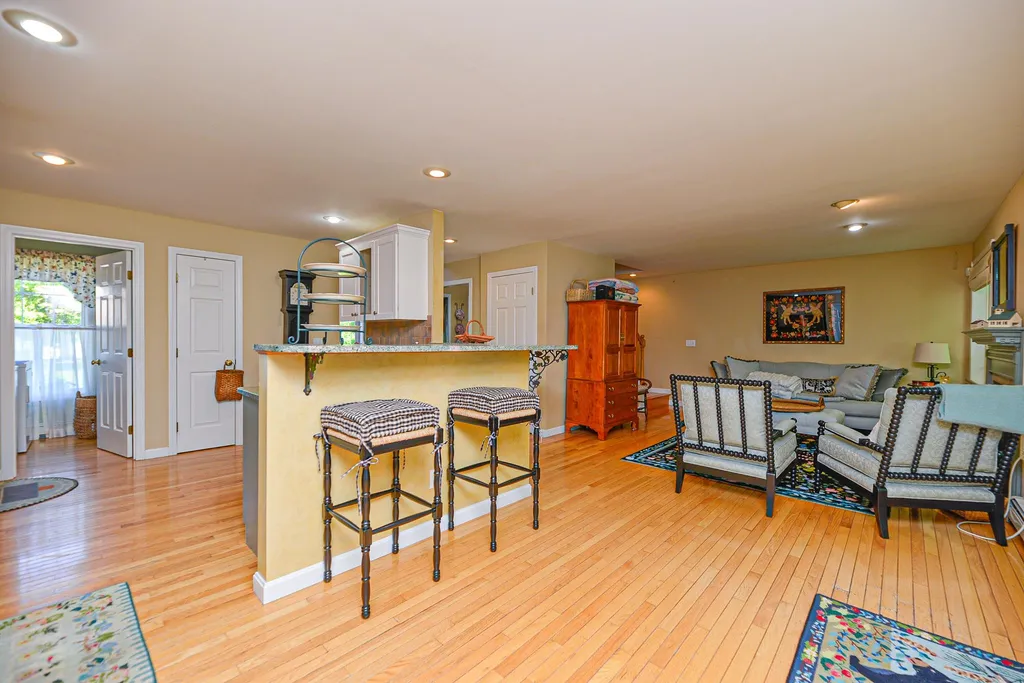 6 Dundee Circle Stratham NH 03885