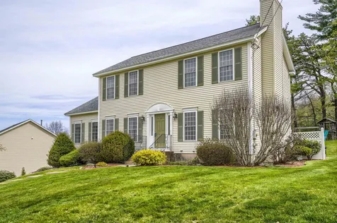 40 Rosegate Farm Drive Manchester NH 03109