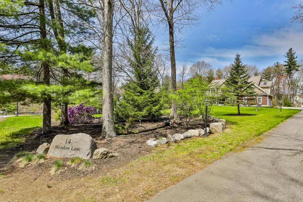 14 Meadow Lane Salem NH 03079