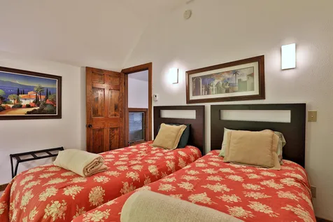 263 Sparrow Hawk Road Rochester VT 05767