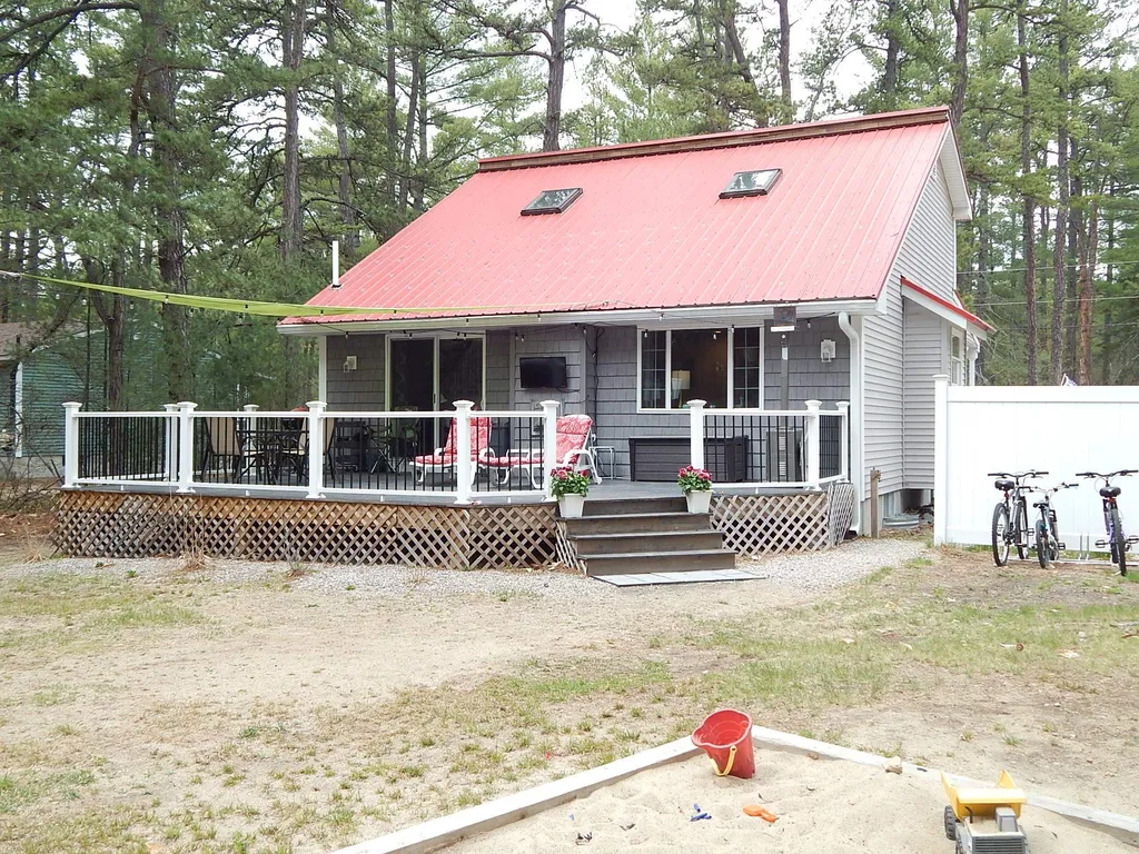 180 Indian Trail Tamworth NH 03886