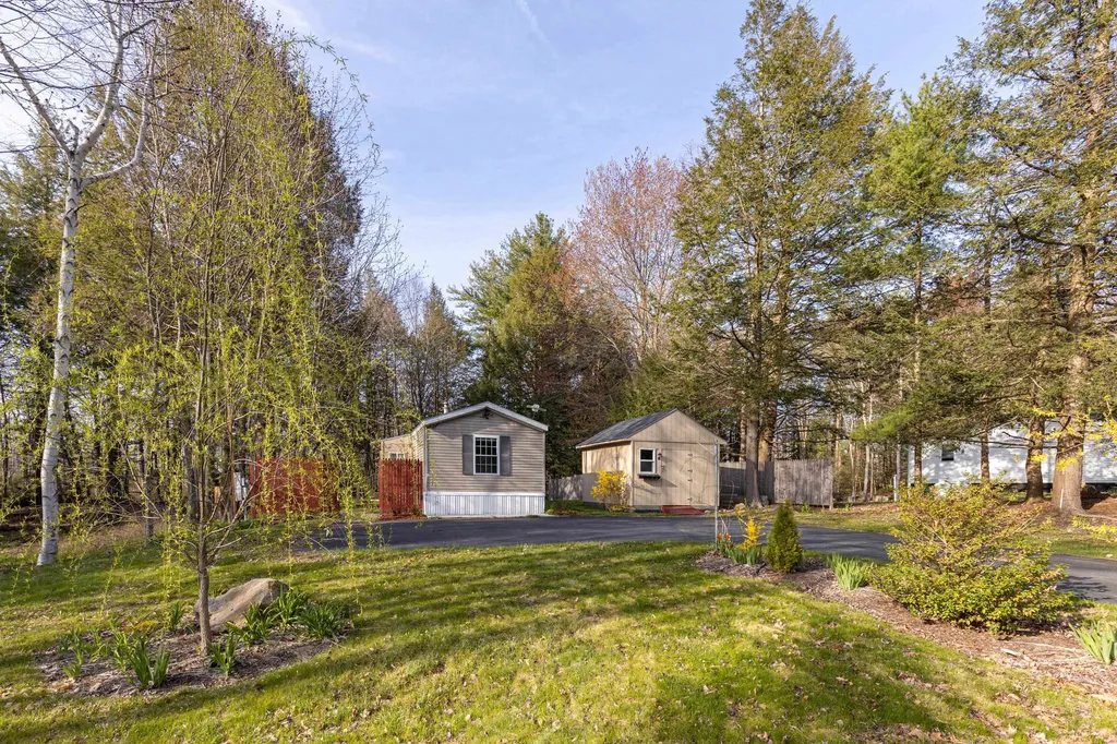 17 Allen Street Sandown NH 03873