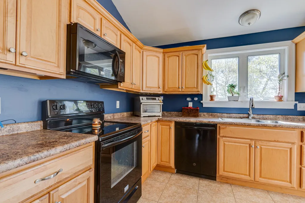 31 Samuel Hanson Avenue Dover NH 03820
