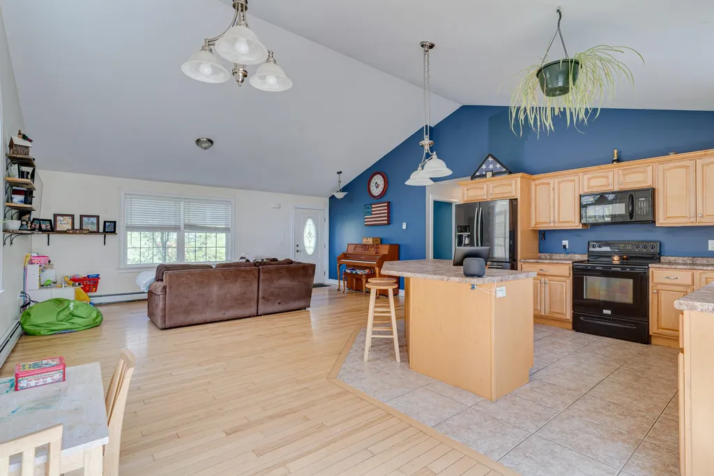31 Samuel Hanson Avenue Dover NH 03820