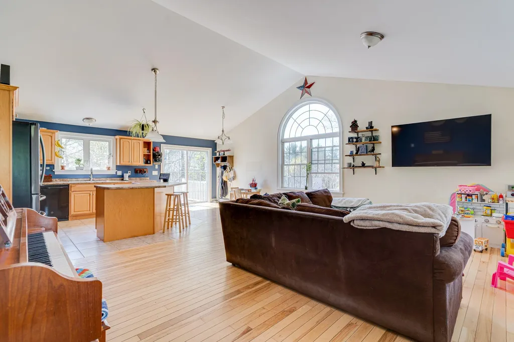 31 Samuel Hanson Avenue Dover NH 03820