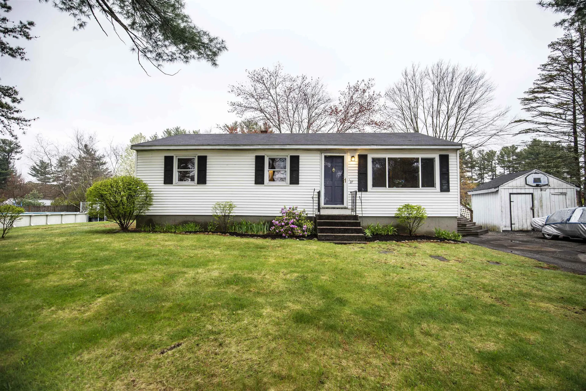 27 Kendall Pond Road Derry NH 03038