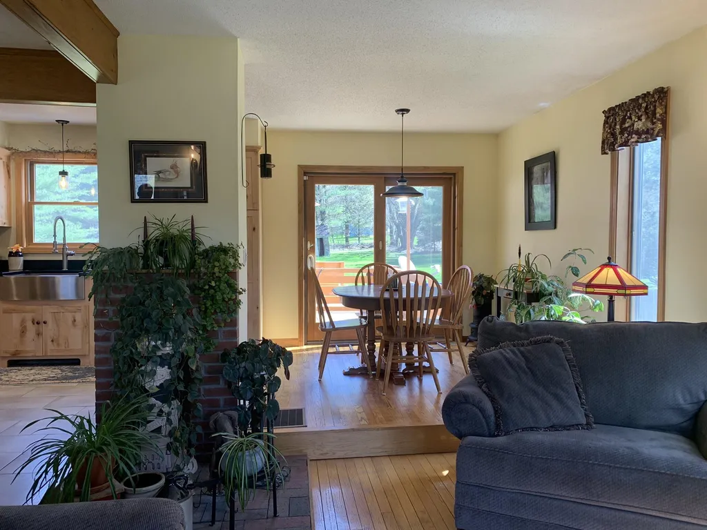 2735 East Main Street Richmond VT 05477