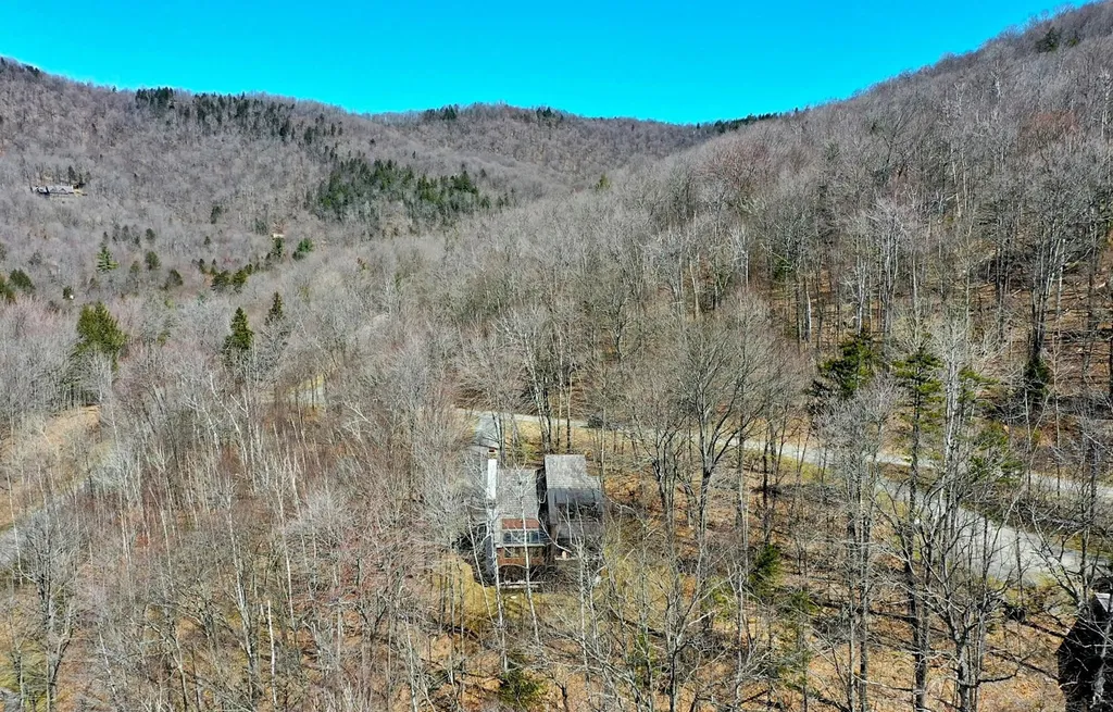 78 Coopers Trace Plymouth VT 05056