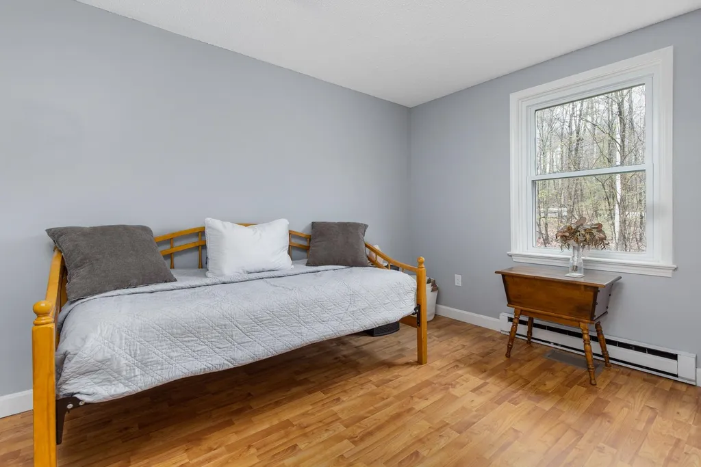 86 Green Road Raymond NH 03044