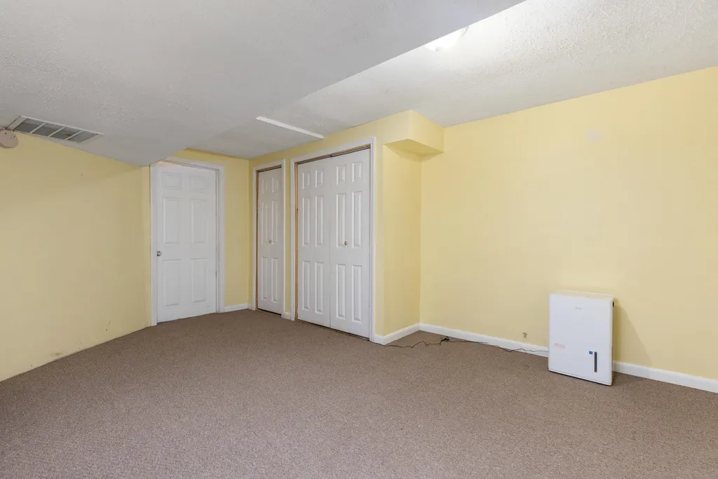 86 Green Road Raymond NH 03044
