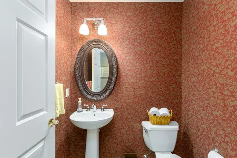 90 Hummingbird Lane South Burlington VT 05403