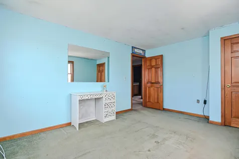 19r Brian Avenue Derry NH 03038