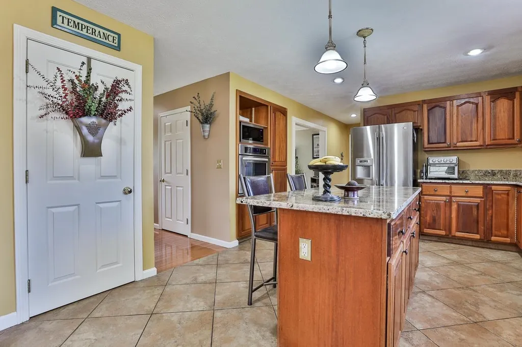 27 Dupaw Gould Road Brookline NH 03033