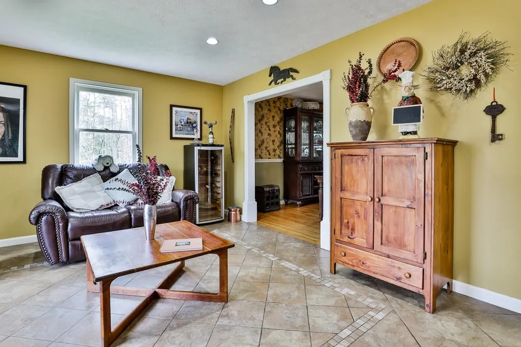 27 Dupaw Gould Road Brookline NH 03033