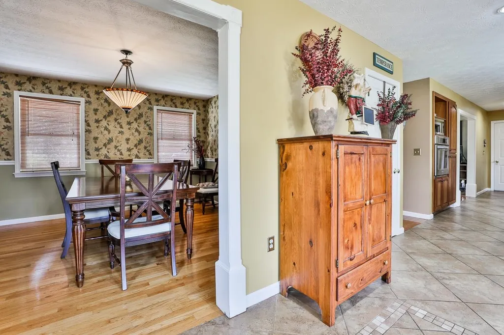 27 Dupaw Gould Road Brookline NH 03033