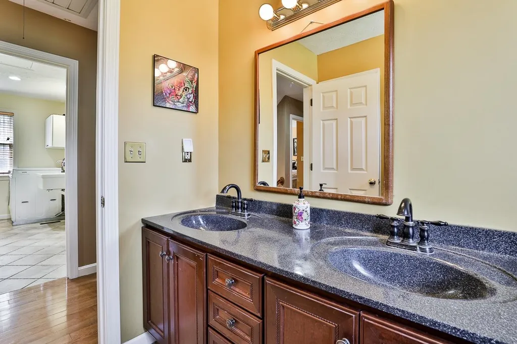 27 Dupaw Gould Road Brookline NH 03033