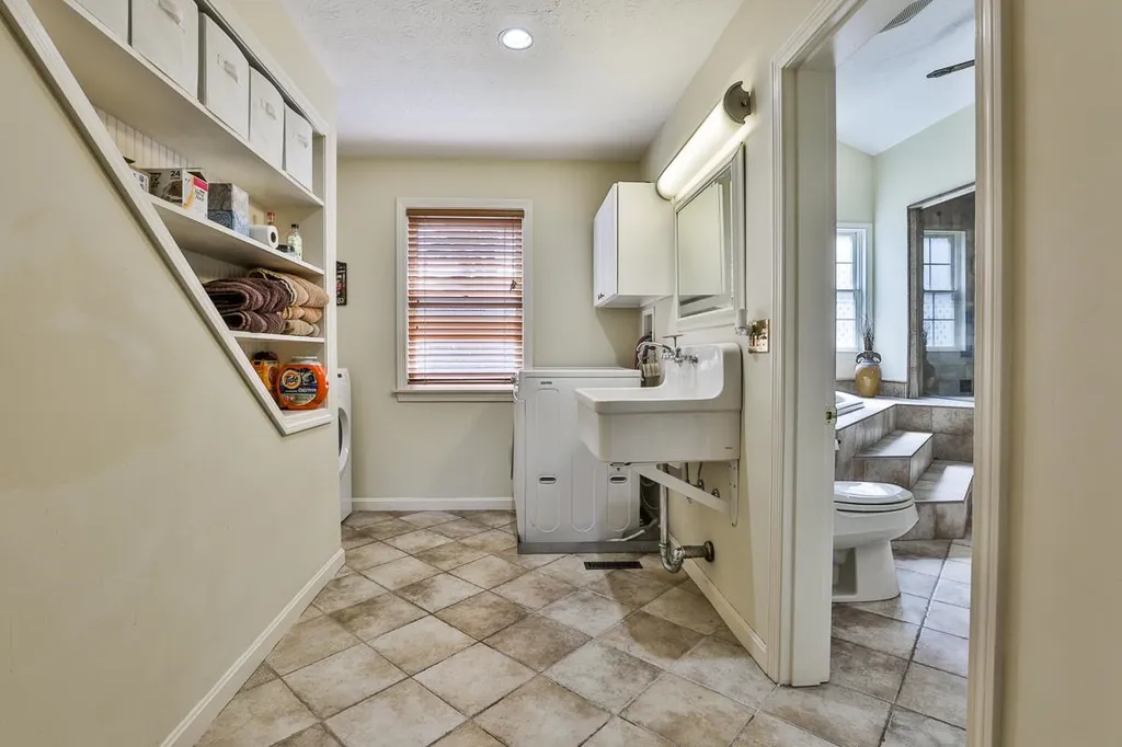 27 Dupaw Gould Road Brookline NH 03033