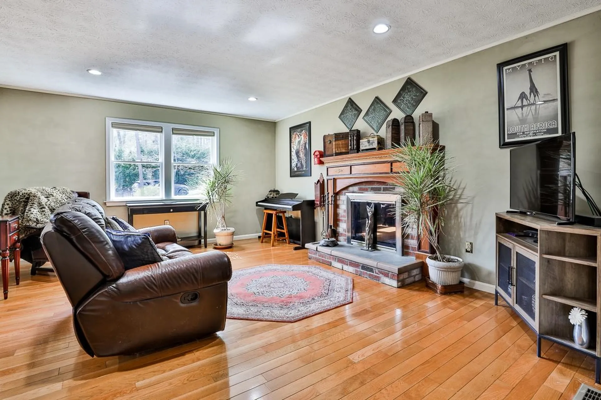 27 Dupaw Gould Road Brookline NH 03033