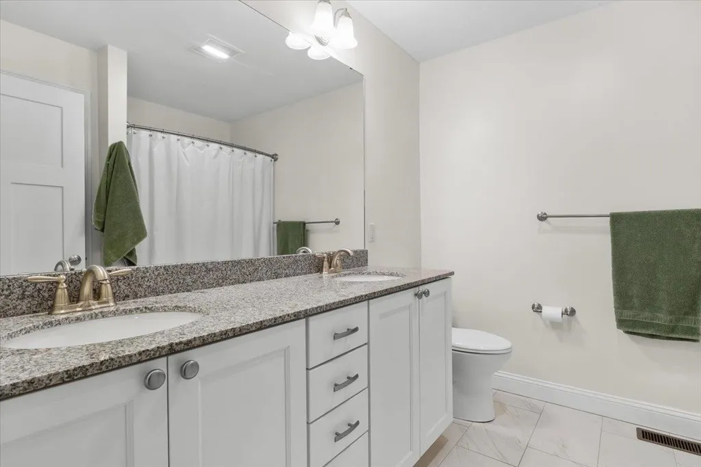 76 Chase Court Essex VT 05452