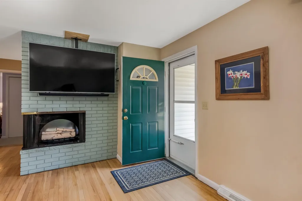 36 Roger Street Winooski VT 05404