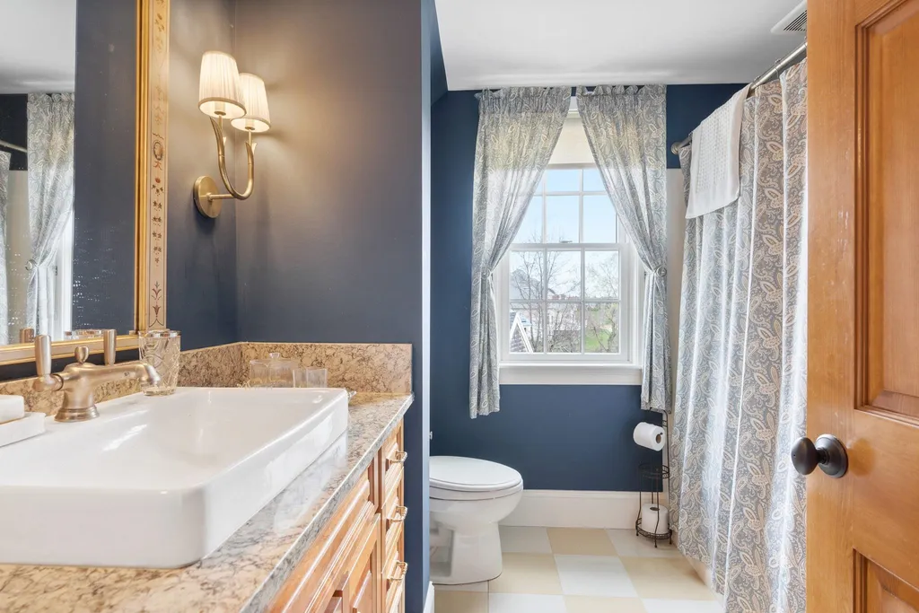 195 Exeter Road Hampton Falls NH 03844