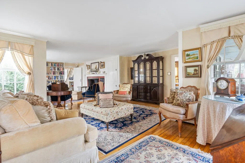 195 Exeter Road Hampton Falls NH 03844