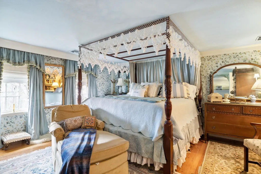 195 Exeter Road Hampton Falls NH 03844