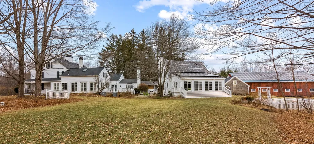 195 Exeter Road Hampton Falls NH 03844