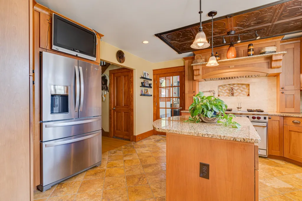 37 Oak Street Dover NH 03820