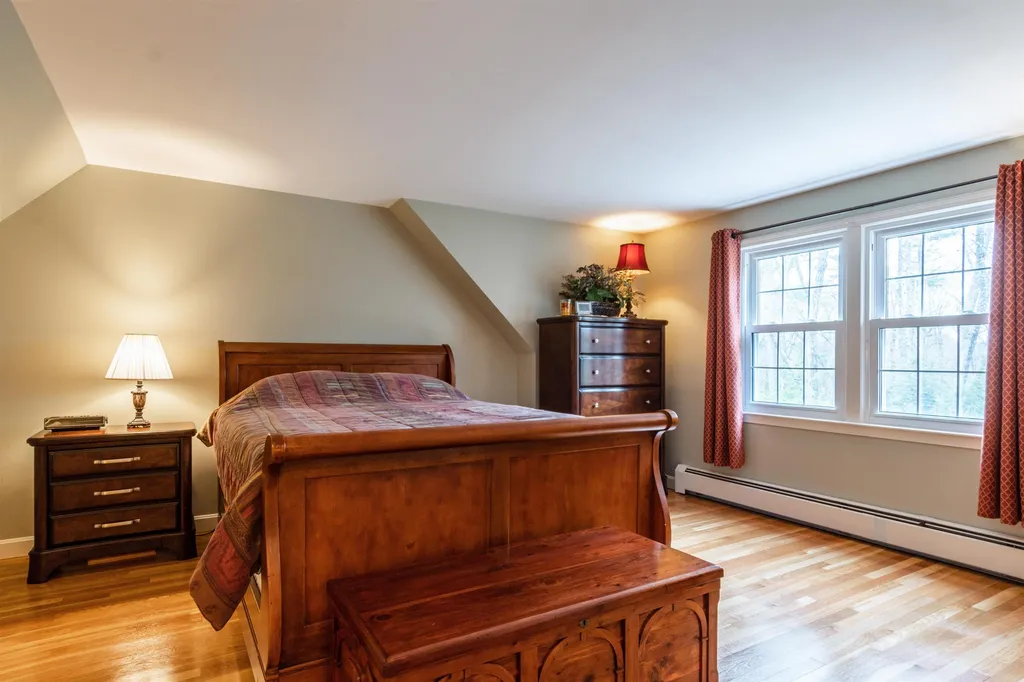 33 Fairway Drive Amherst NH 03031