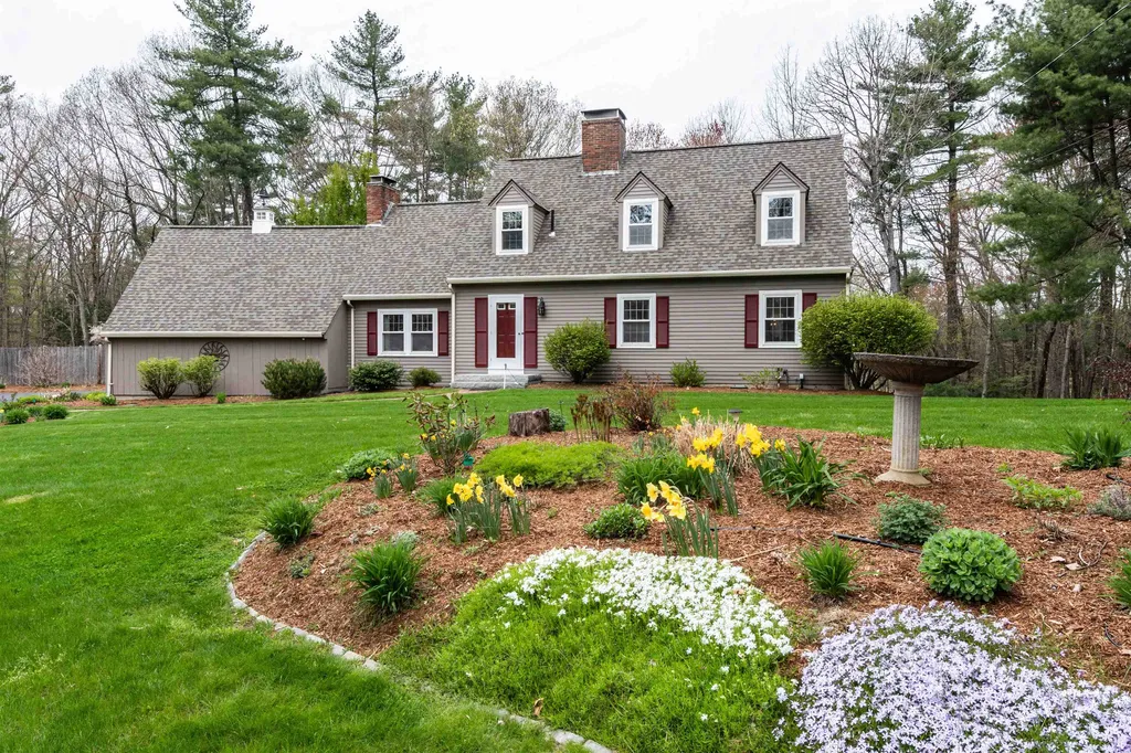 33 Fairway Drive Amherst NH 03031