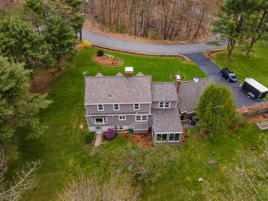 33 Fairway Drive Amherst NH 03031