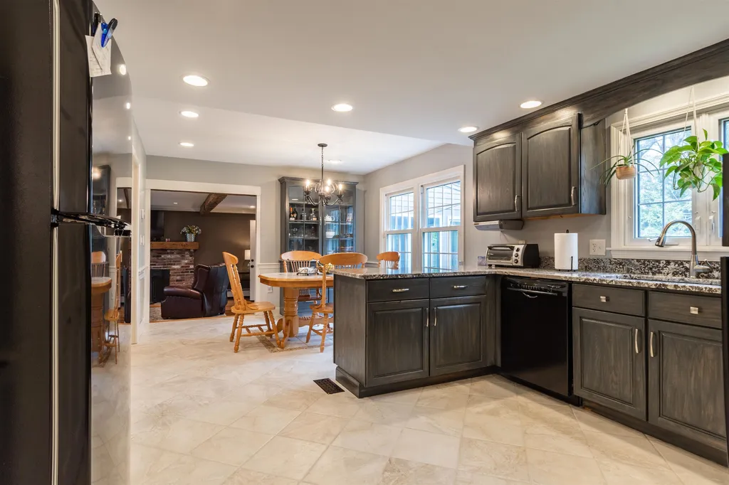 33 Fairway Drive Amherst NH 03031