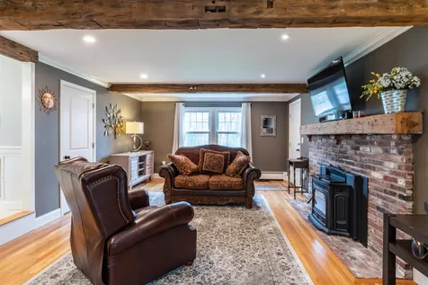 33 Fairway Drive Amherst NH 03031