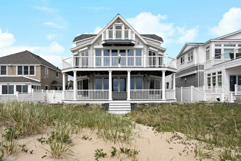 81 Ocean Drive Seabrook NH 03874