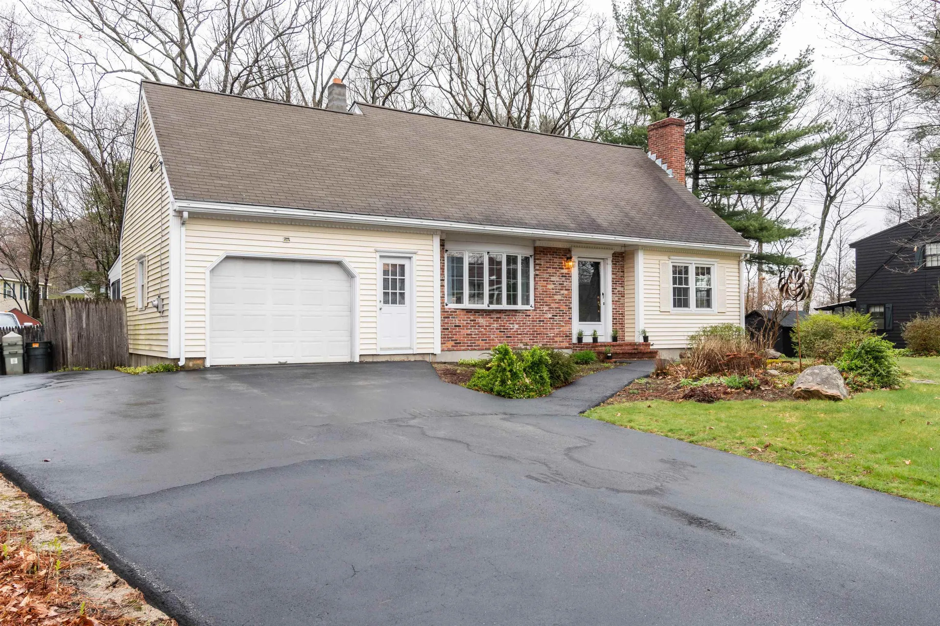 157 Woodcrest Court Manchester NH 03109