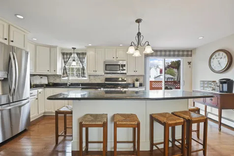 36 Cedar Street Hudson NH 03051