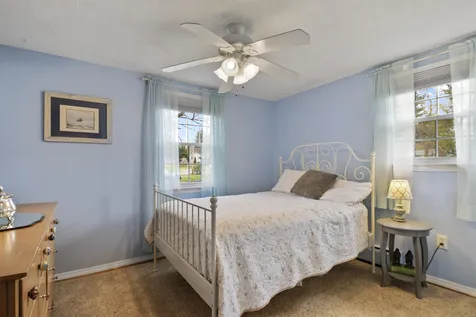 36 Cedar Street Hudson NH 03051