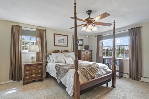 36 Cedar Street Hudson NH 03051