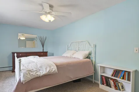 36 Cedar Street Hudson NH 03051