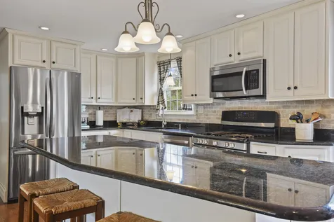 36 Cedar Street Hudson NH 03051