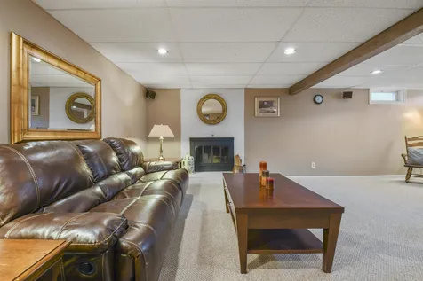 36 Cedar Street Hudson NH 03051