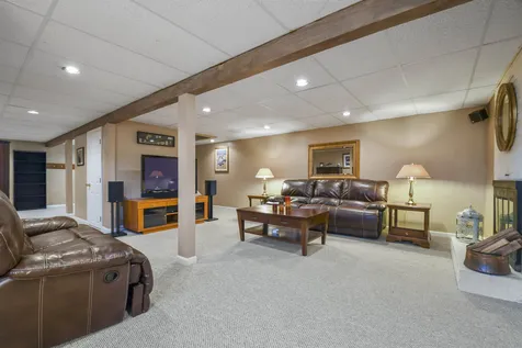 36 Cedar Street Hudson NH 03051