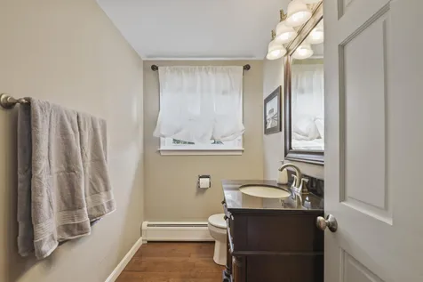 36 Cedar Street Hudson NH 03051