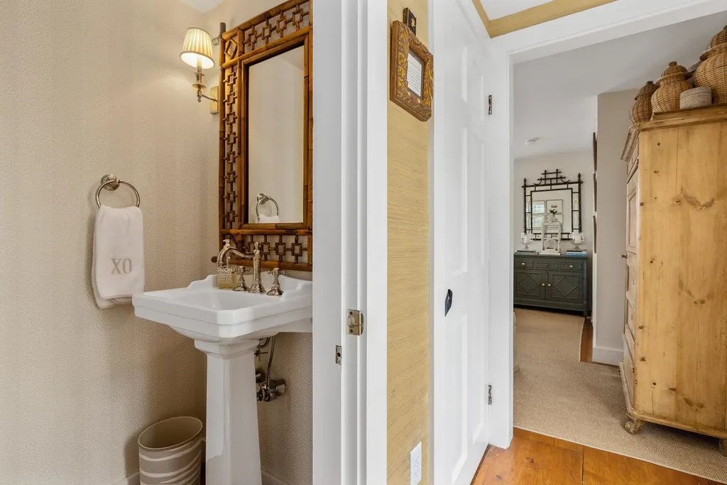 16 Wentworth Road New Castle NH 03854