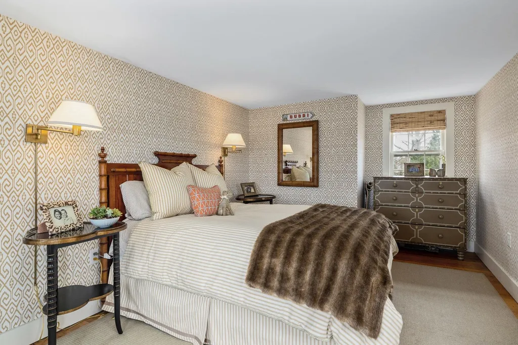 16 Wentworth Road New Castle NH 03854