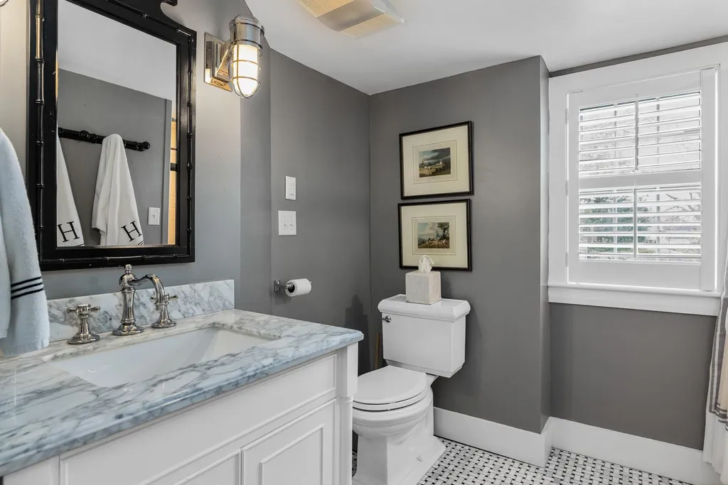 16 Wentworth Road New Castle NH 03854